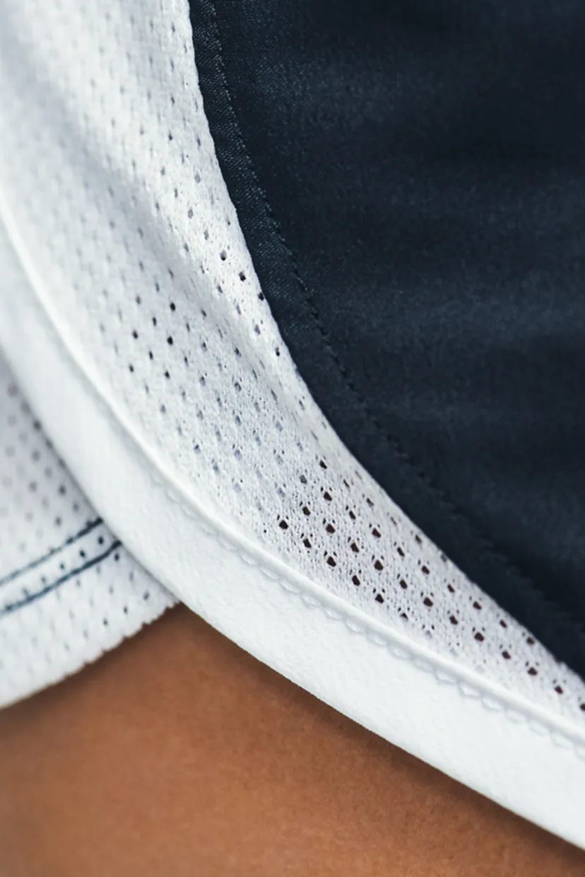 Жіночі чорні шорти UA Fly By 2.0 Short-BLK 7