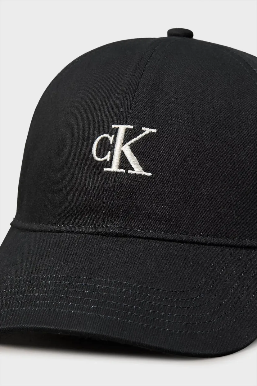 Жіноча чорна кепка EMBROIDERY 4
