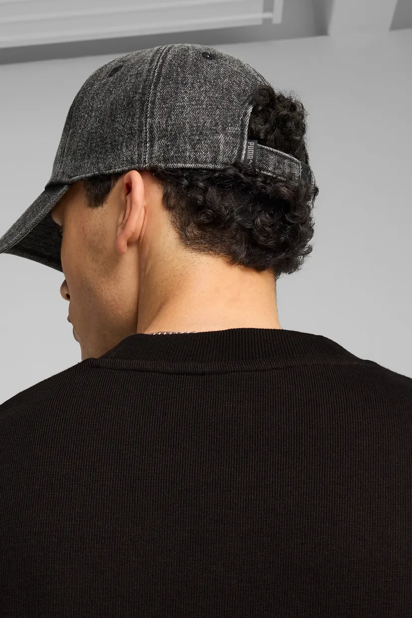 Серая кепка WARDROBE ESS Metal Dad Cap 4