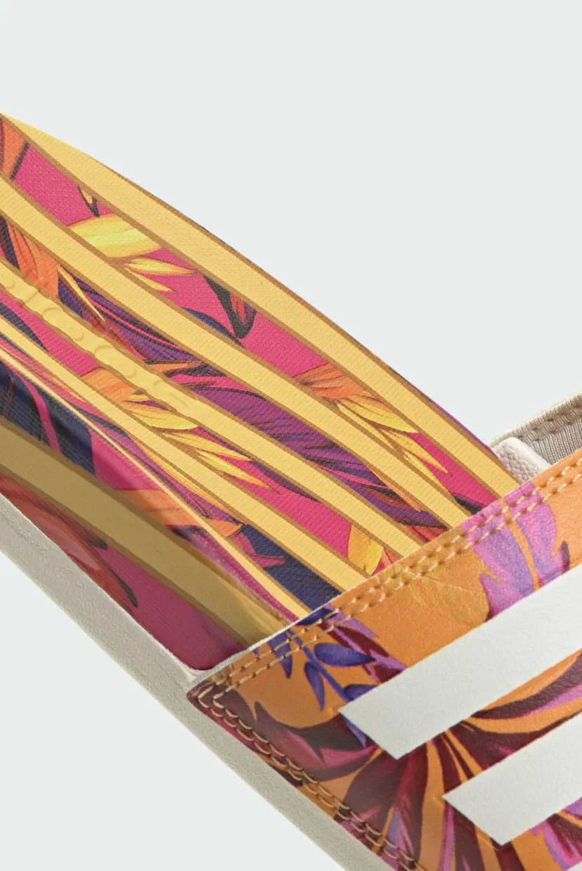 Жіночі слайдери Adilette Comfort 8