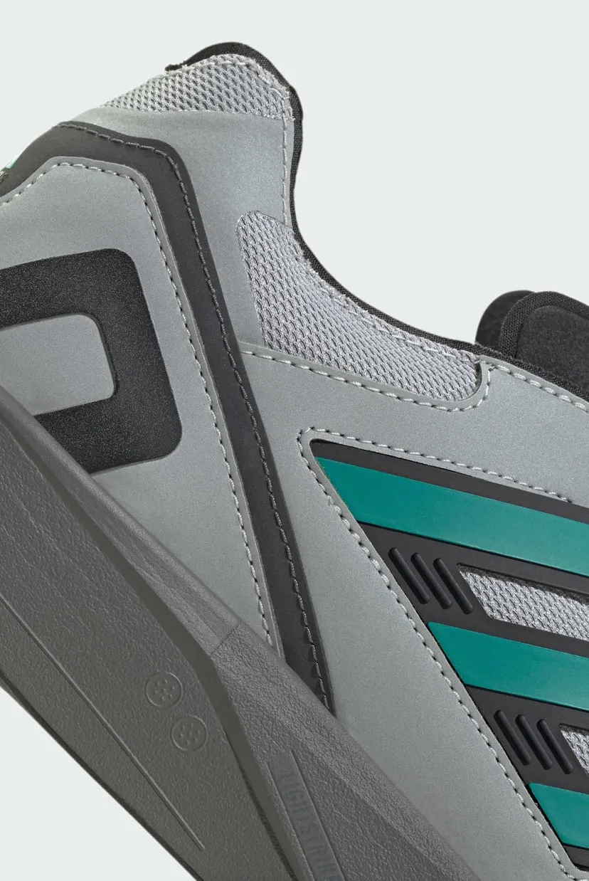 Серые кроссовки EQT Takumi Sen 9