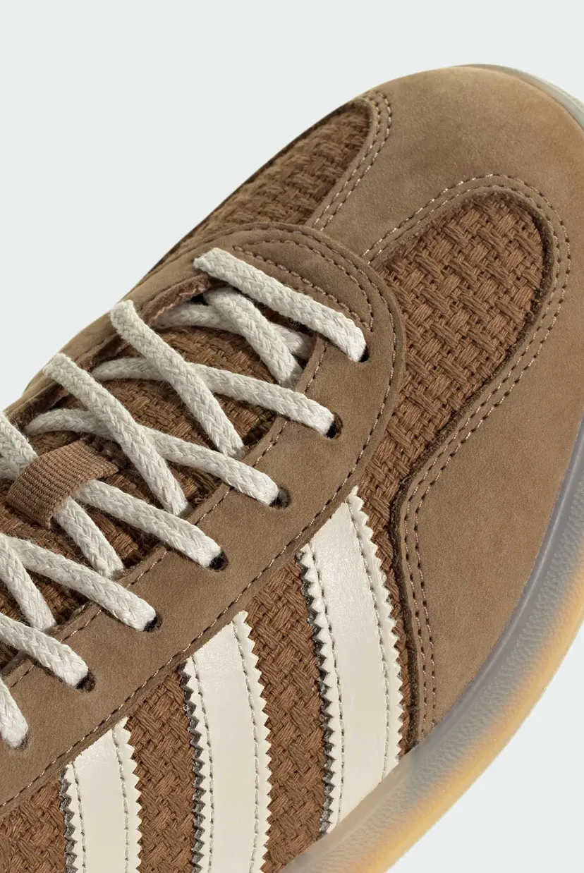 Чоловічі коричневі снікерси Gazelle Indoor 8