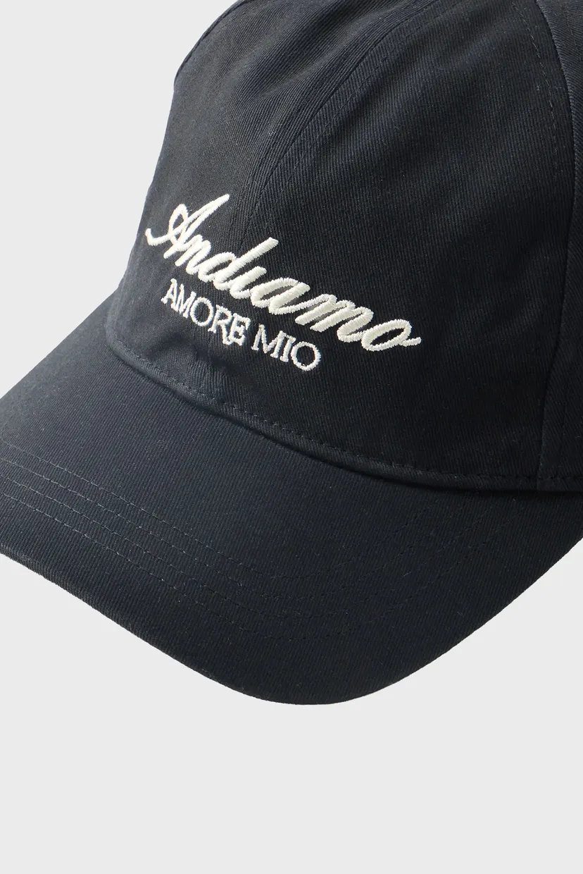 Жіноча чорна кепка 4