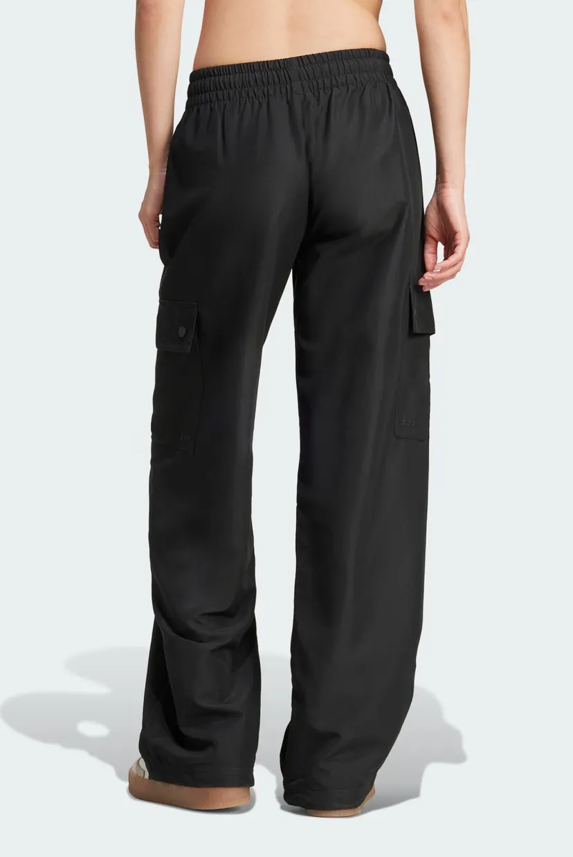 Женские черные спортивные брюки Essentials Woven 3