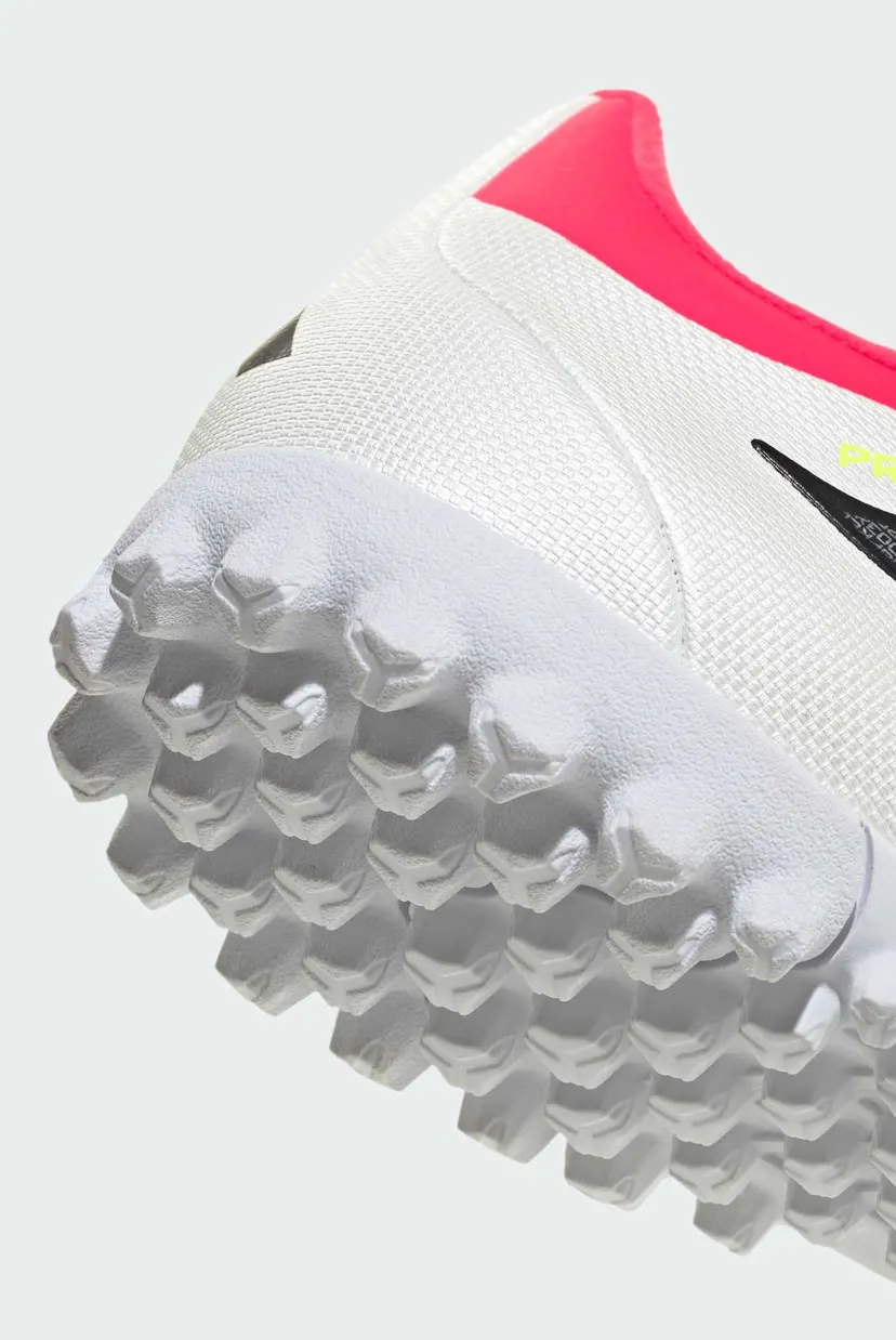 Розовые сороконожки Predator Club Turf Football 9
