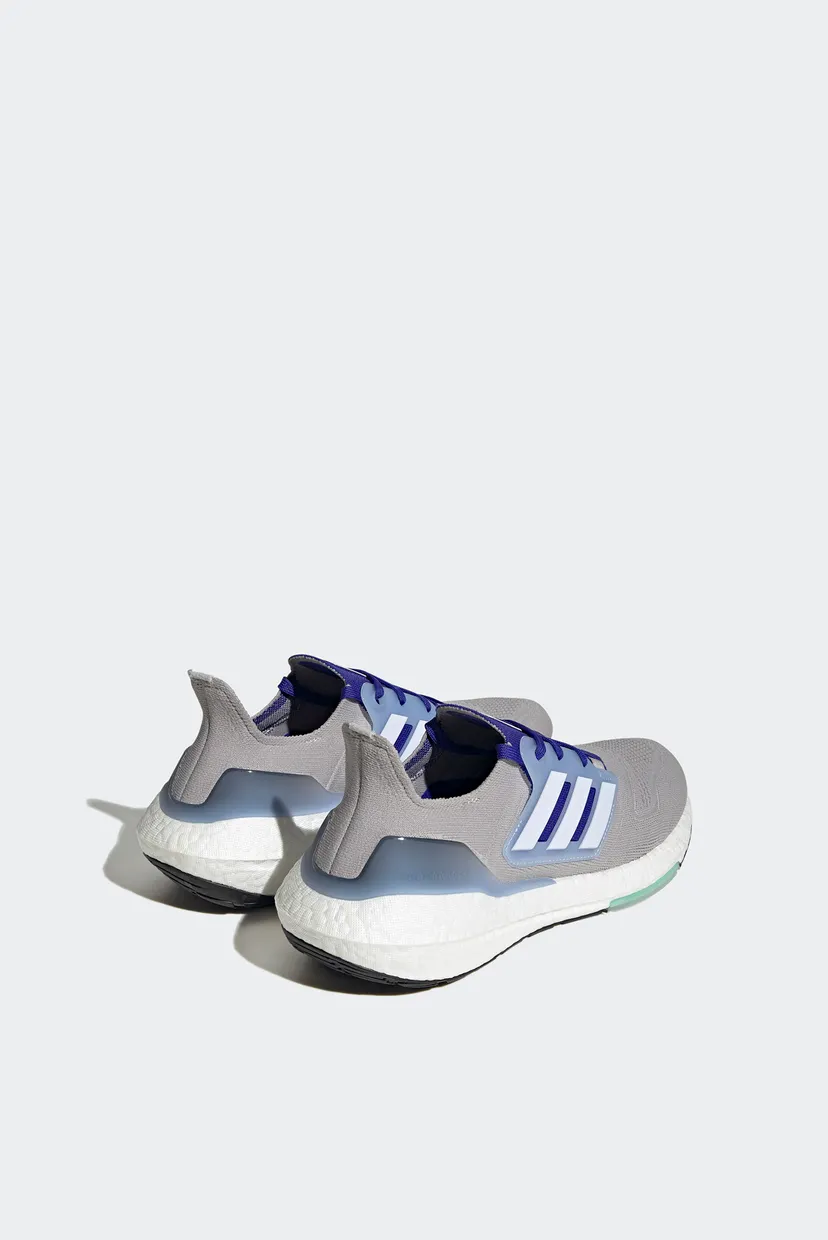 Чоловічі сірі кросівки Ultraboost 22 6