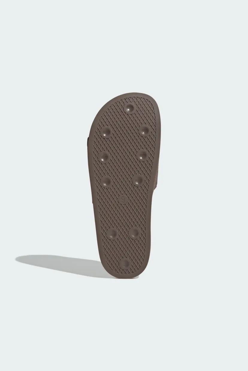 Коричневые слайдеры Adilette 3
