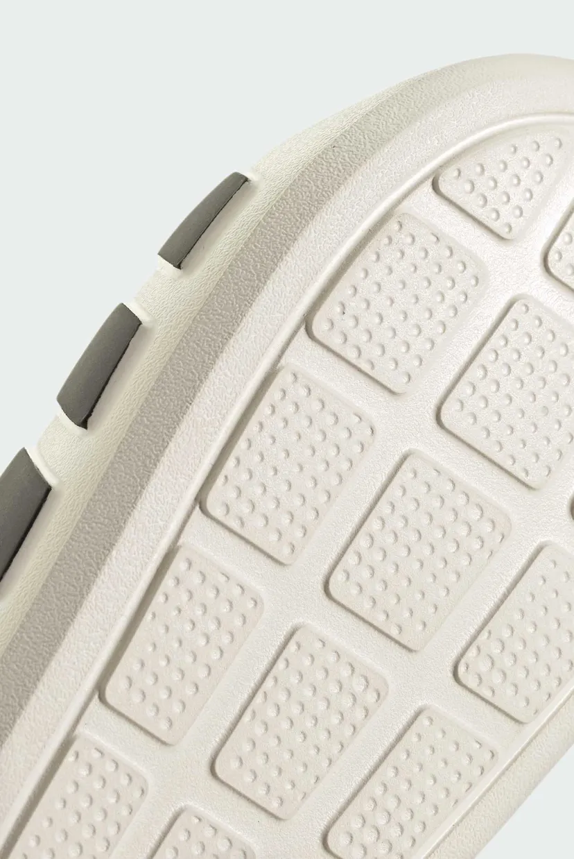 Білі слайдери Adilette Flow 8