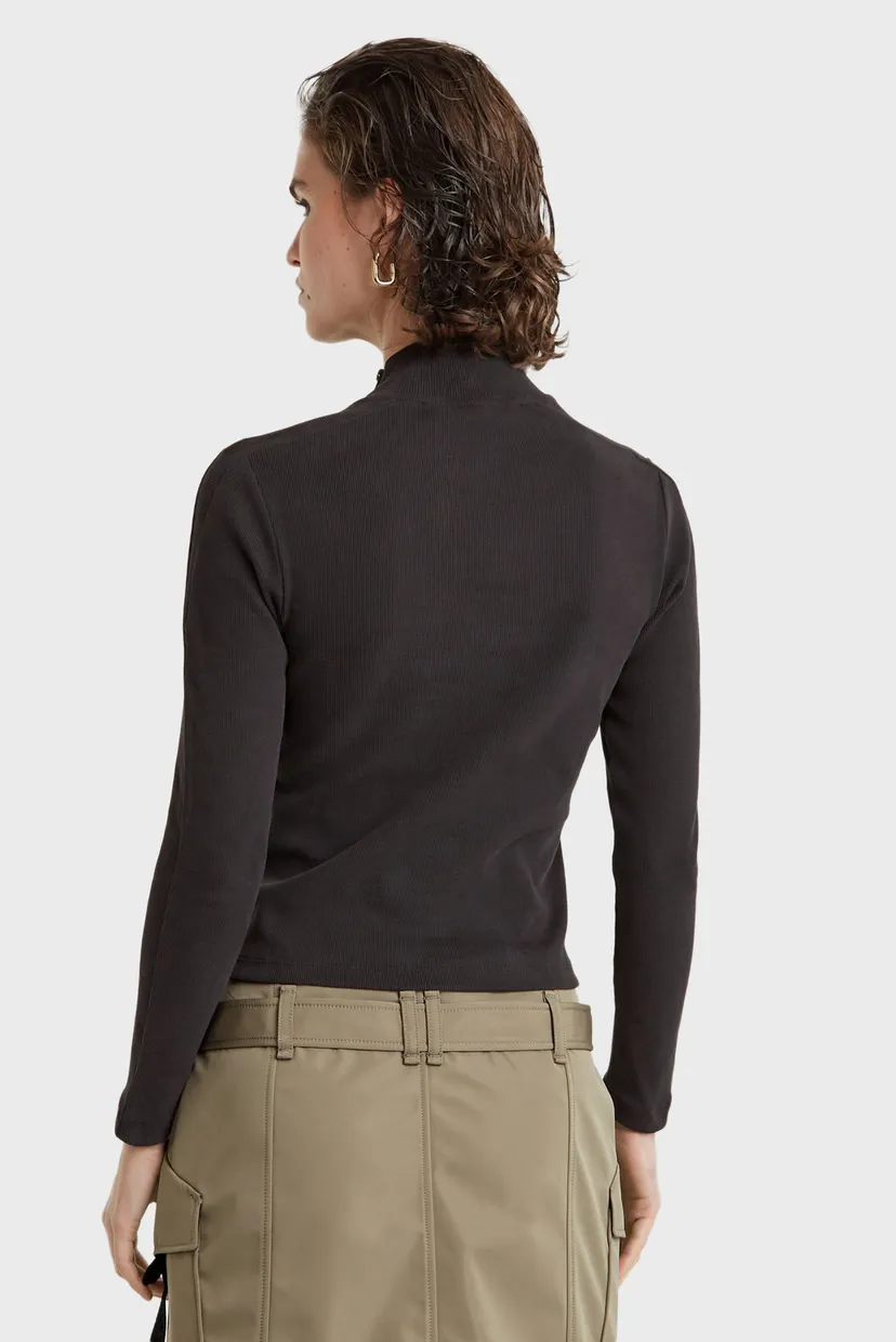 Женский черный лонгслив Asymmetric zip cropped slim mock 3