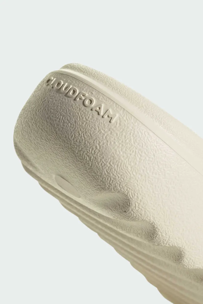 Бежеві слайдери Adilette Lumia 9