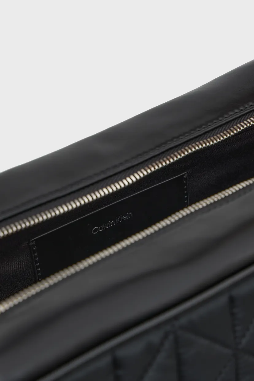 Жіноча чорна сумка QUILTED EW SATCHEL 5