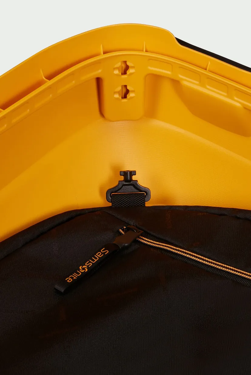 Жовта валіза 75 см ESSENS RADIANT YELLOW 7