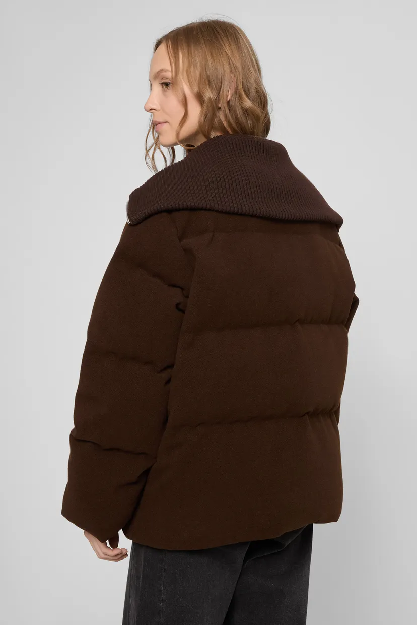 Жіночий темно-коричневий пуховик 4