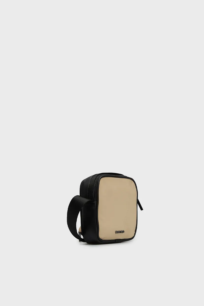 Мужская бежевая сумка CK EST. NYLON CUBE REPORTER+CASE 3