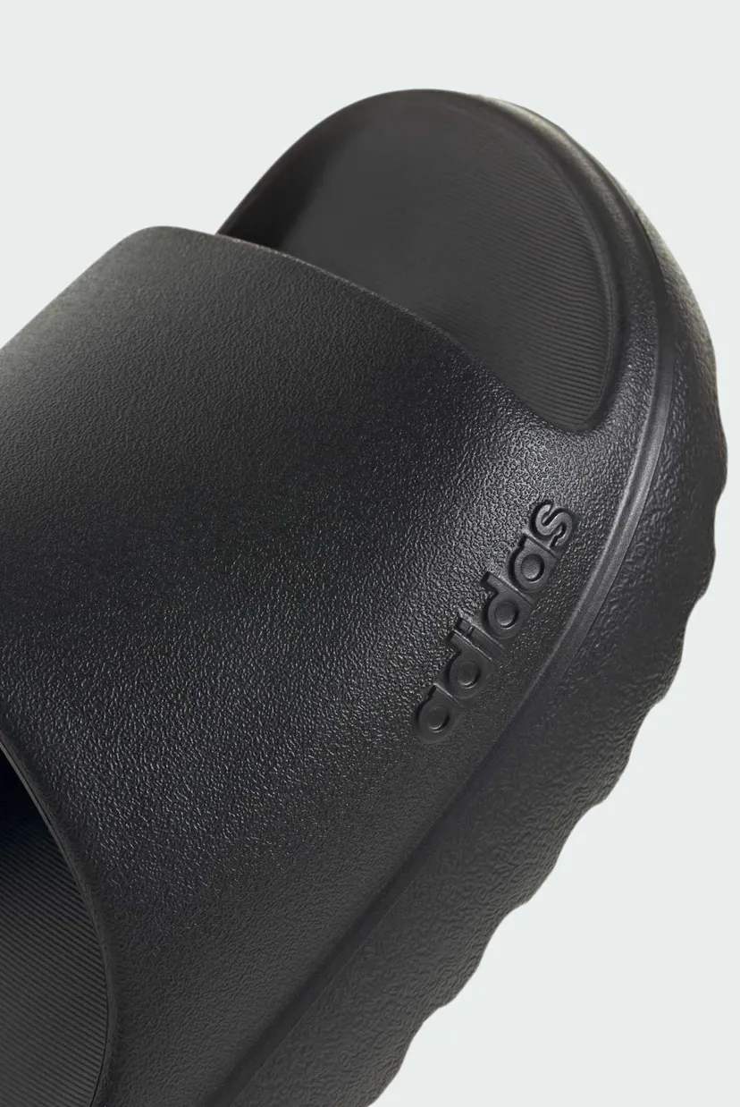 Чорні слайдери  Adilette Lumia 8