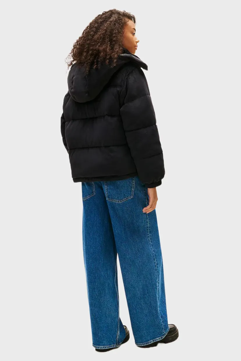 Жіноча чорна куртка QUILTED 3