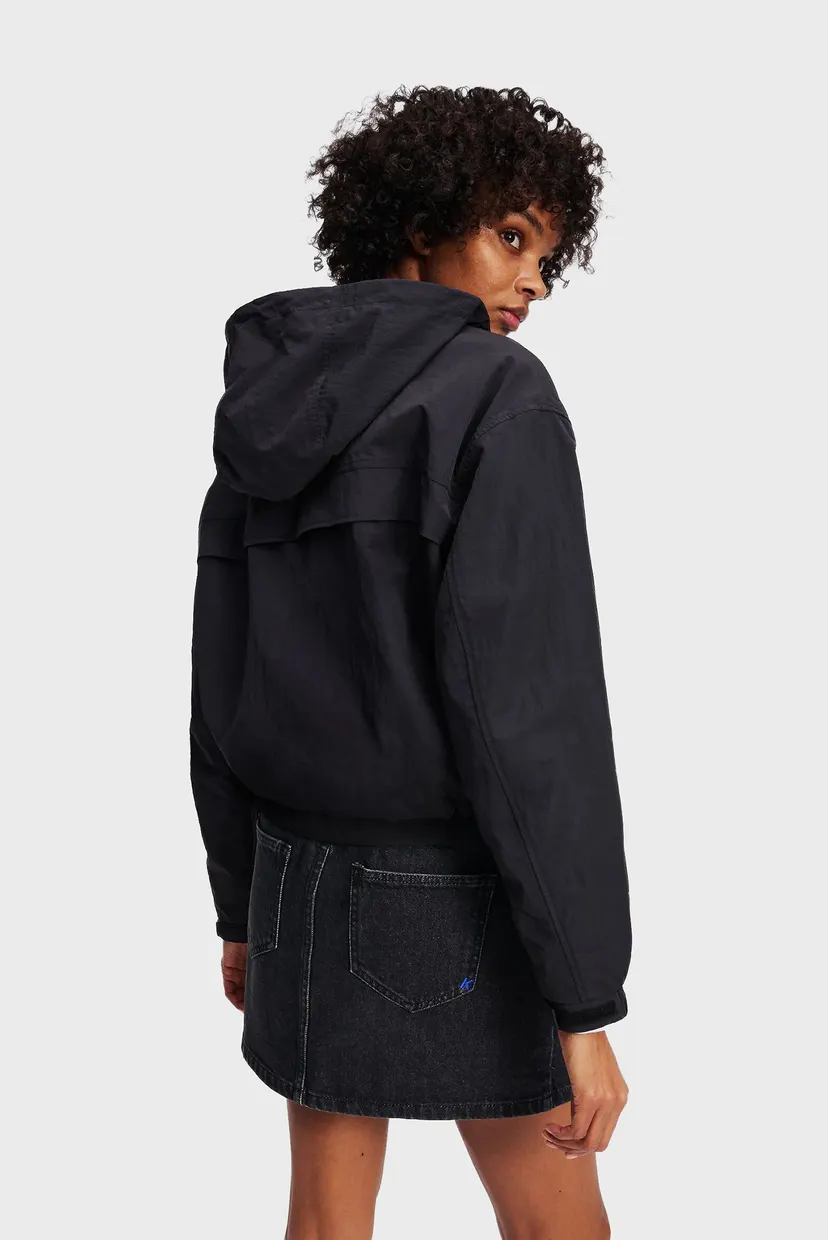 Жіноча чорна куртка light weight jacket 3