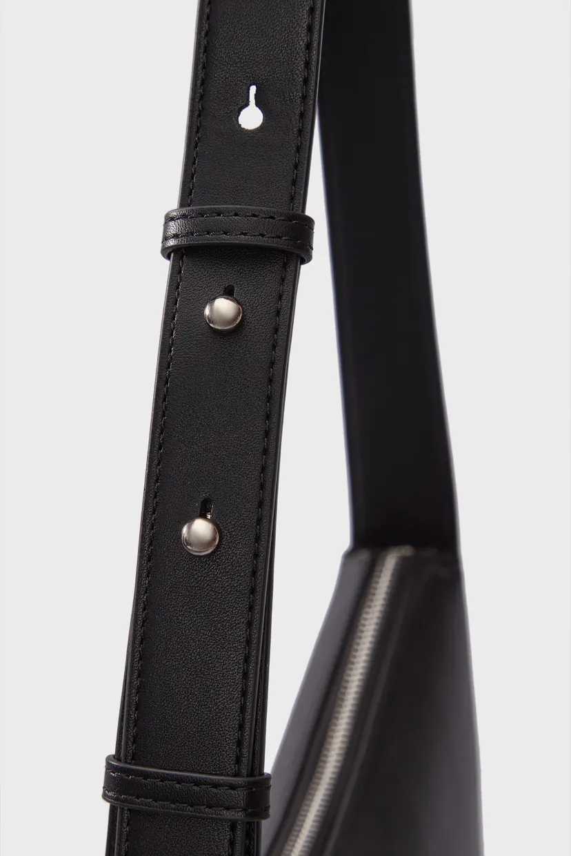 Женская черная сумка ESSENTIAL LOGO SHOULDERBAG 6