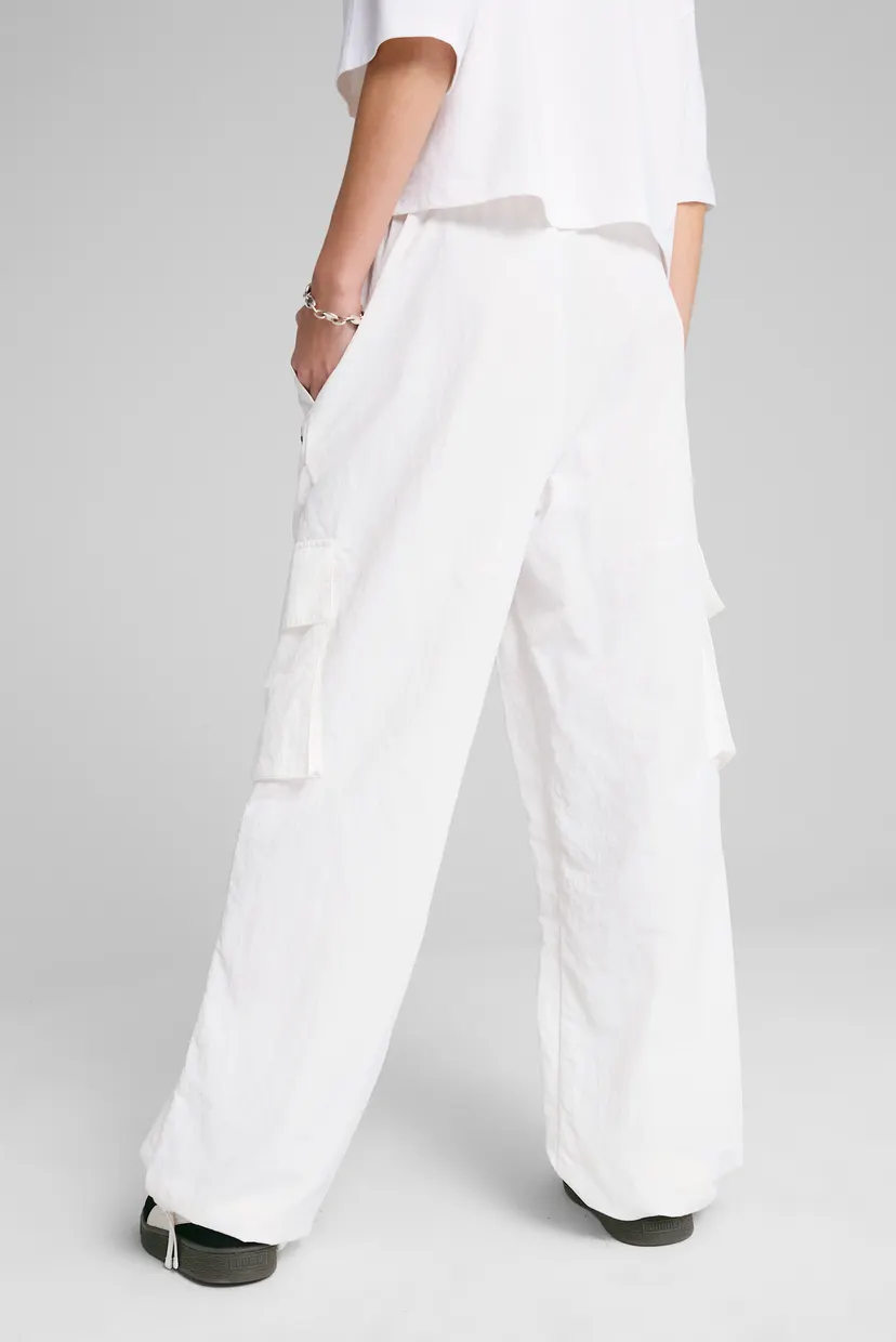 Женские белые спортивные брюки WARDROBE ESS Relaxed Woven Cargo Pants Women 3