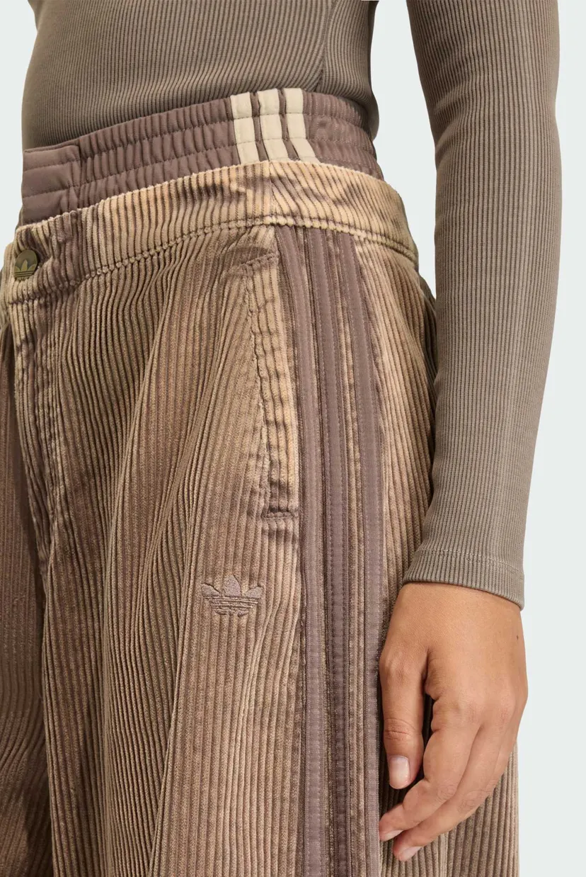 Жіночі коричневі спортивні штани CORDUROY SST OVERSIZED 4