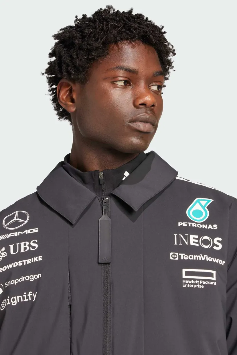 Чоловіча чорна куртка Mercedes - AMG Petronas Formula One Team 4