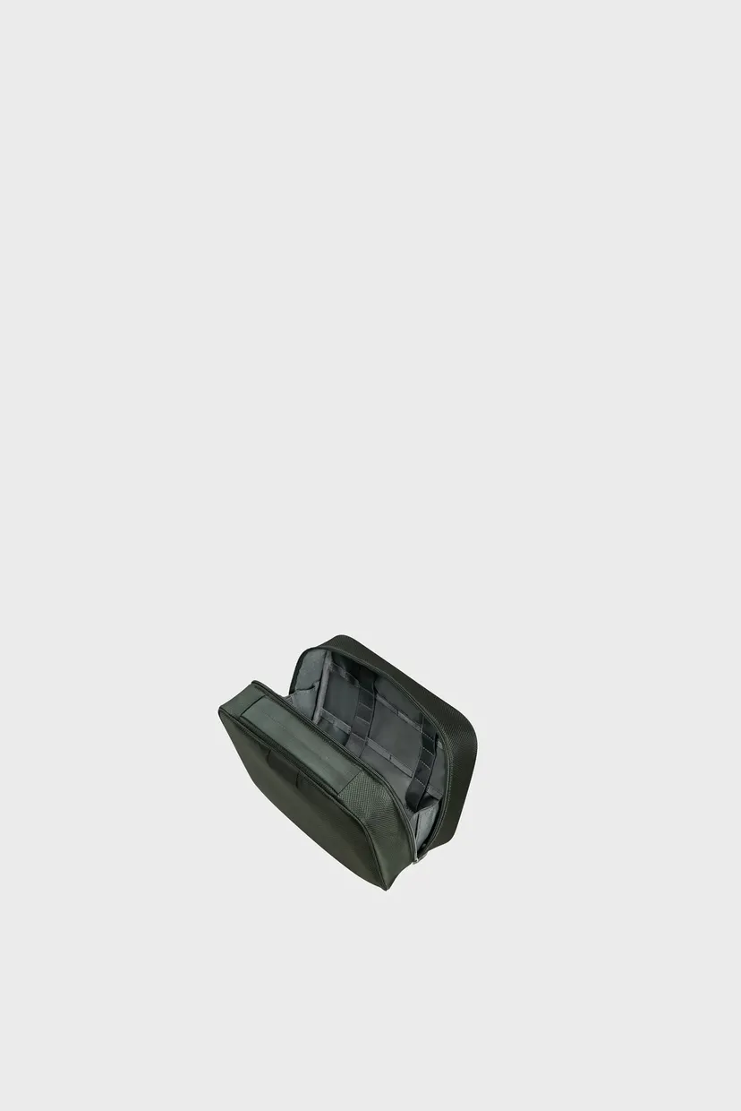 Чоловічий зелений несесер RESPARK TOILET KIT GREEN/DARK GREEN 8