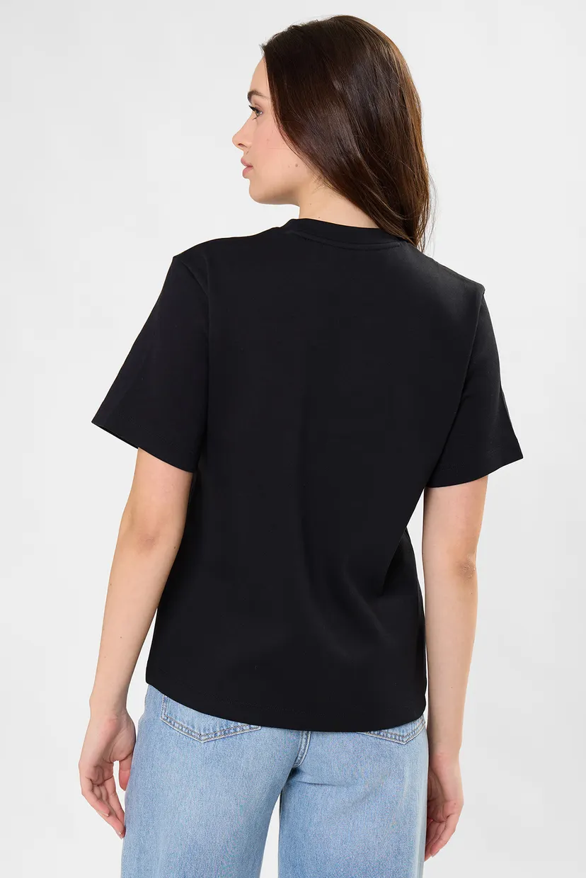 Женская черная футболка 3