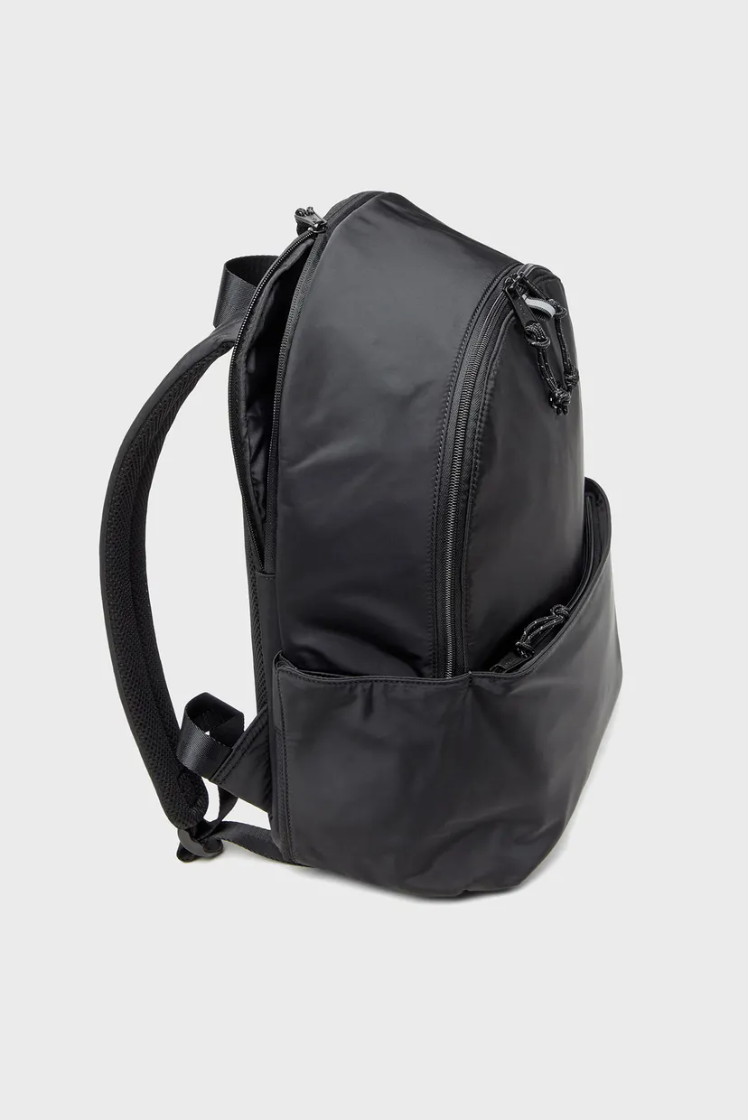 Черный рюкзак D-PACK 3