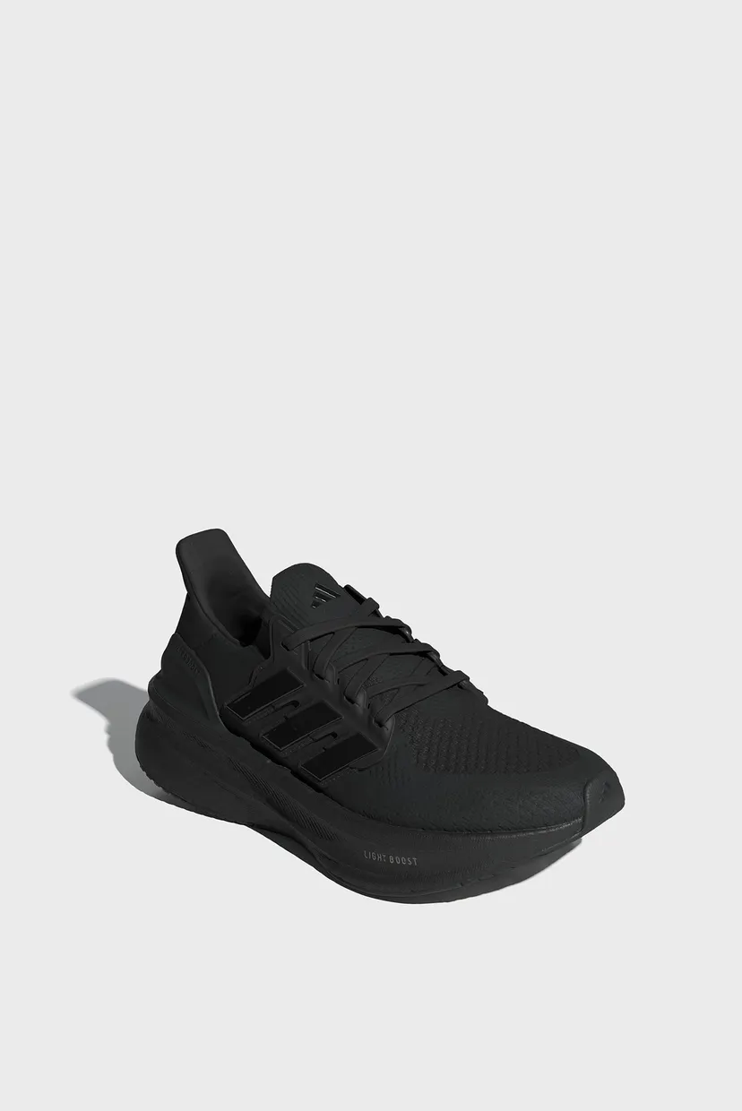 Женские черные кроссовки Ultraboost 5 4