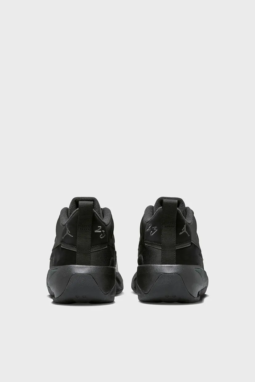 Чоловічі чорні кросівки JORDAN MAX AURA 7 4
