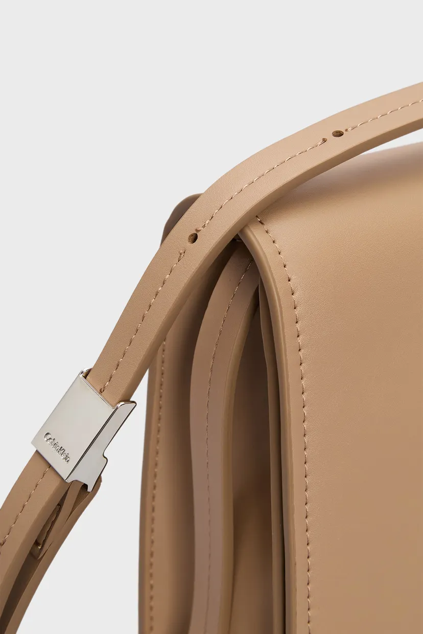 Жіноча бежева сумка CK LINEAR SHOULDER BAG 5