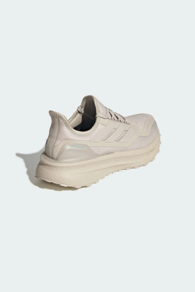Женские бежевые кроссовки Ultraboost 5