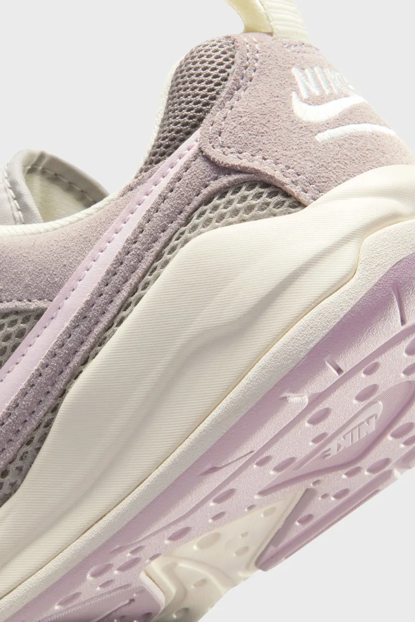 Жіночі бузкові замшеві кросівки WMNS JORDAN CMFT ERA 6