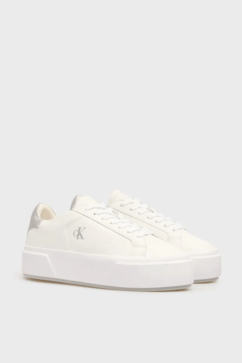 Женские белые сникерсы FLATFORM 3
