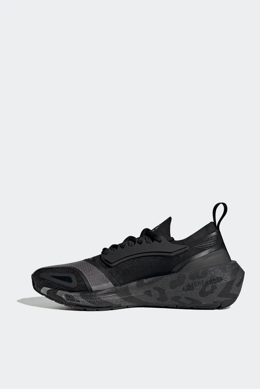 Женские черные кроссовки adidas by Stella McCartney Ultraboost Light 7