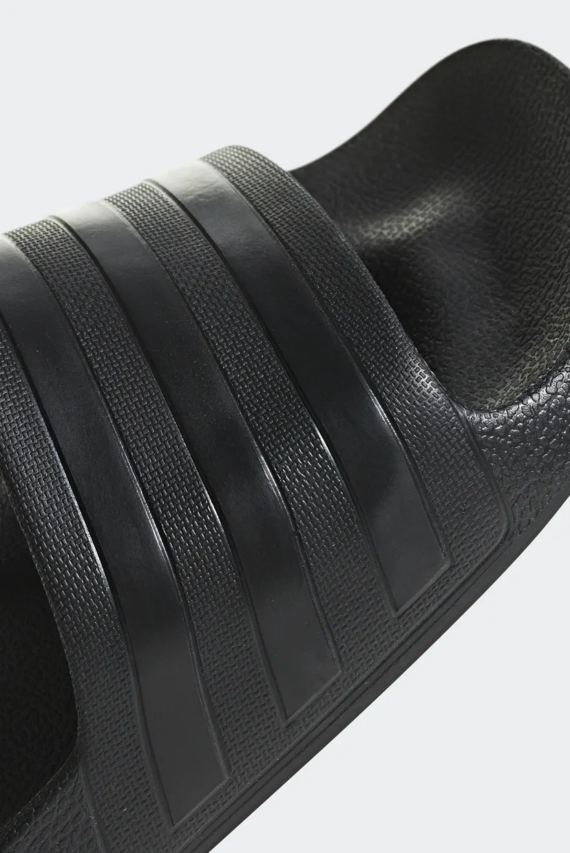 Черные слайдеры Adilette Aqua 8