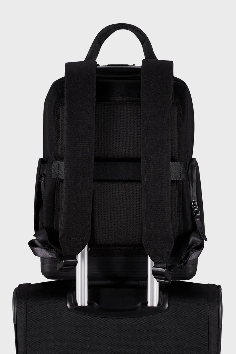 Женский черный рюкзак SOULPACK 6