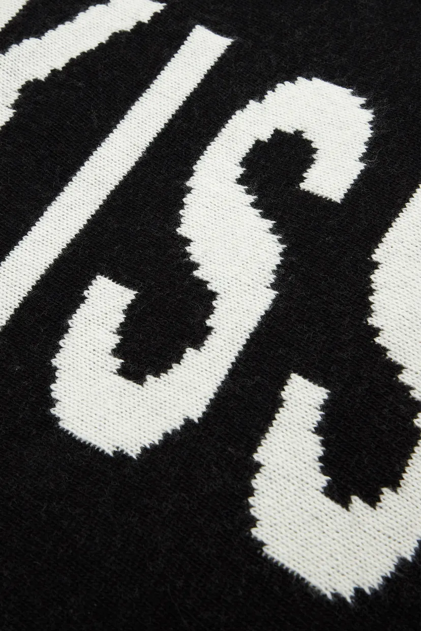 Женский черный шарф Scarf It started with a kiss 3