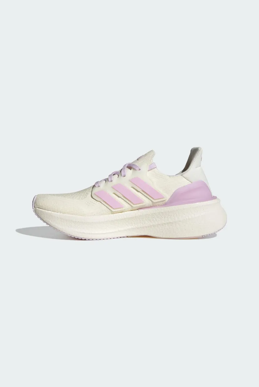 Жіночі білі кросівки ULTRABOOST 5 W 6