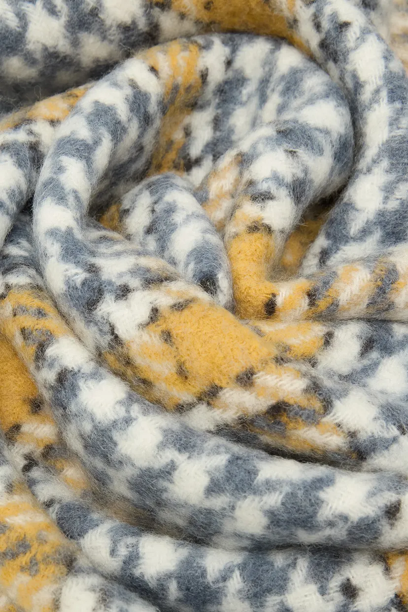 Жіночий шарф з візерунком CREST FLUFFY 4
