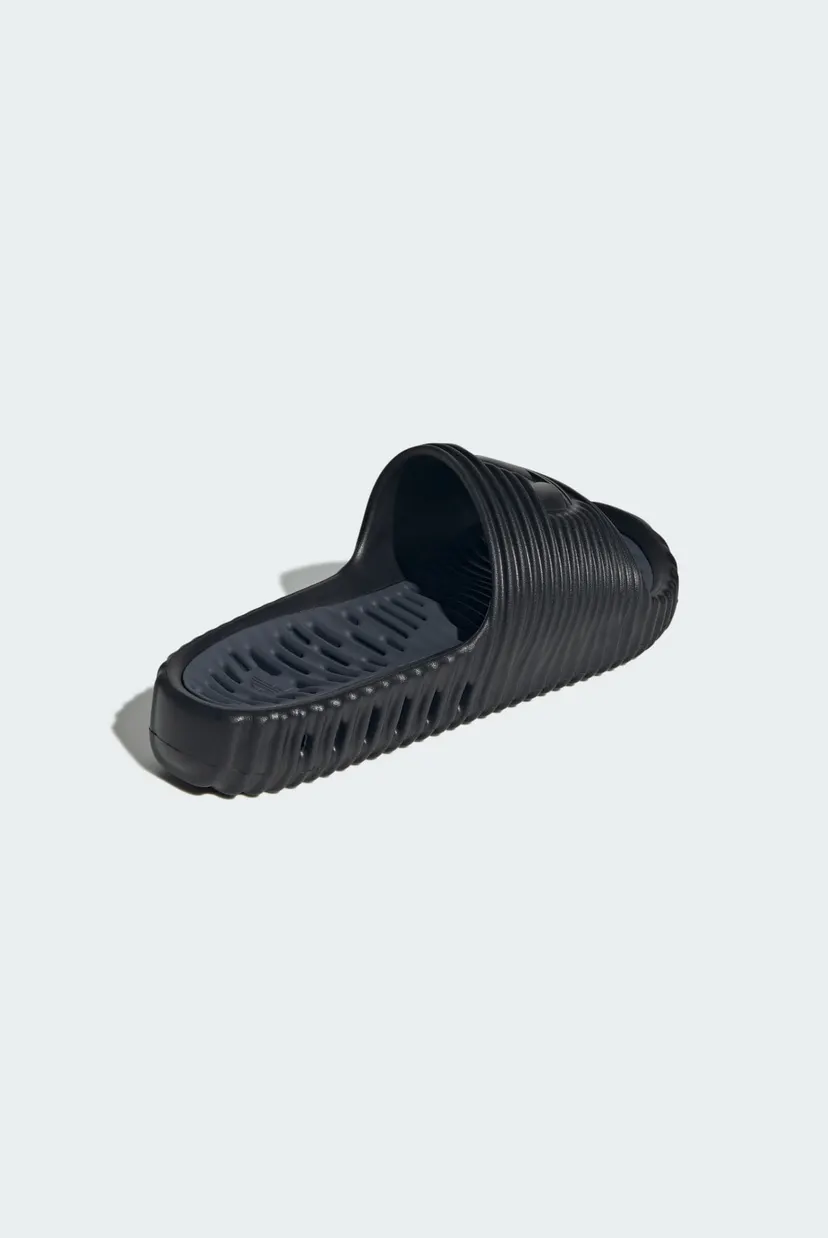 Черные слайдеры Adilette 25 5