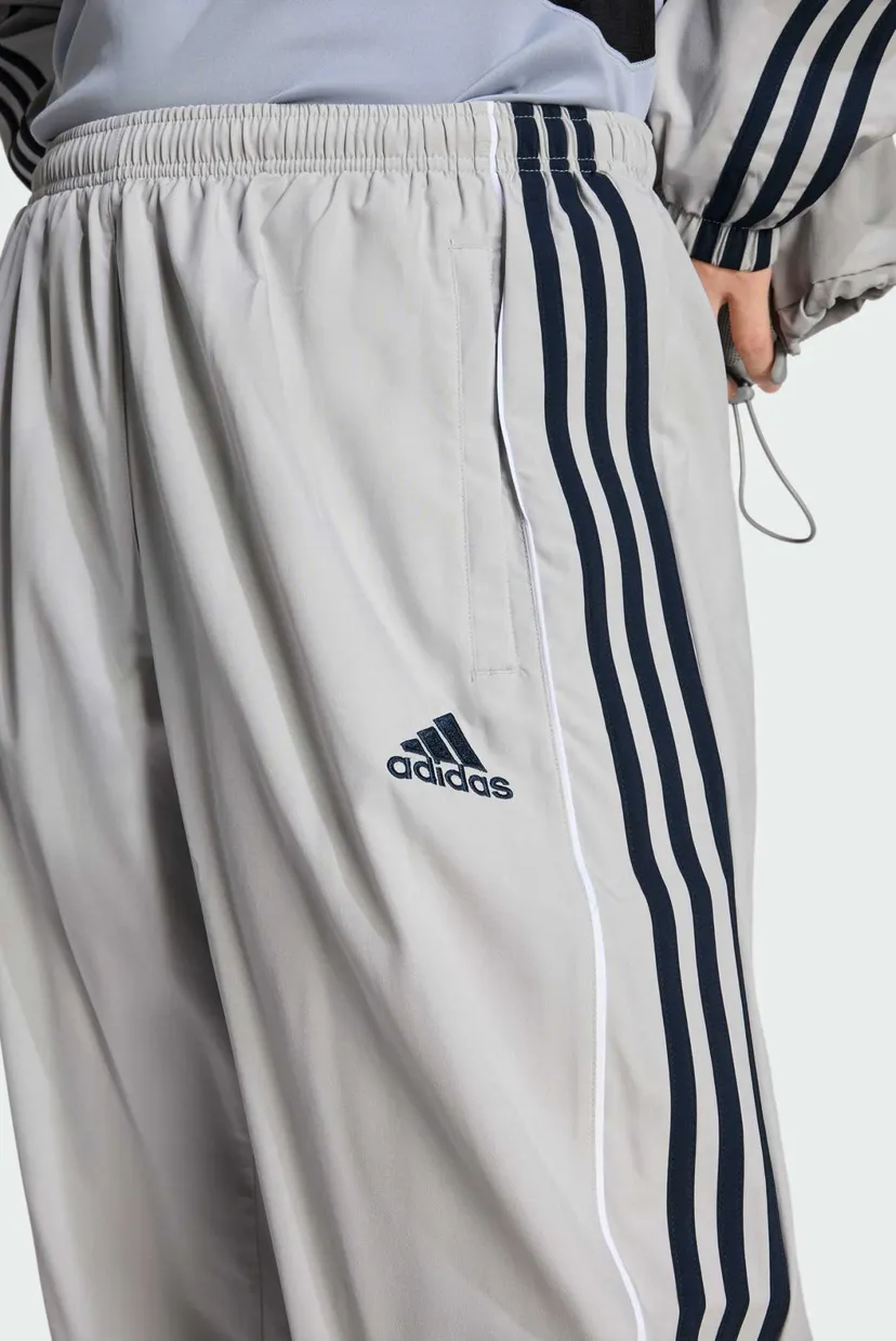 Чоловічі сірі спортивні штани Teamgeist Adicolor 4