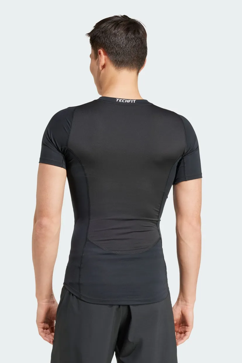 Мужская черная футболка TECHFIT Compression Training adidas JE6698