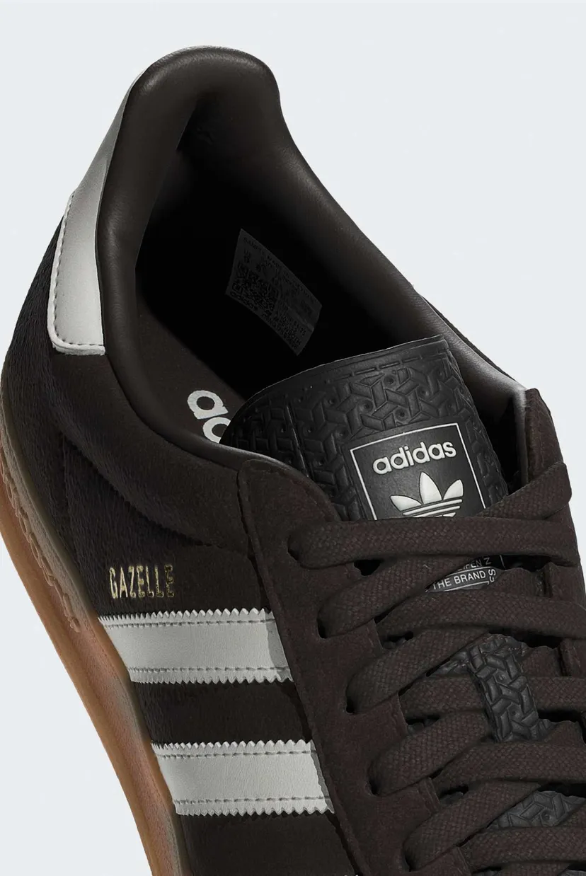 Чоловічі коричневі замшеві снікерси Gazelle Indoor 8