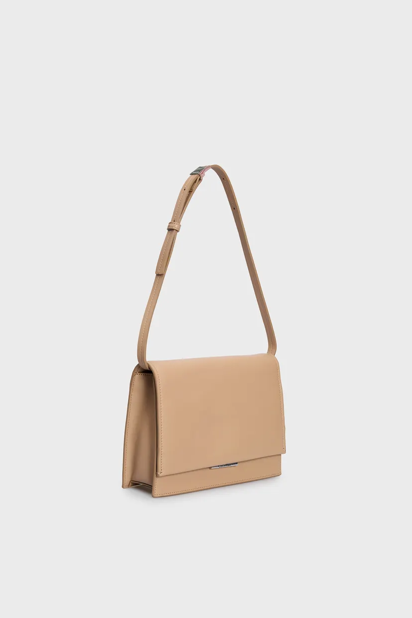 Жіноча бежева сумка CK LINEAR SHOULDER BAG 3