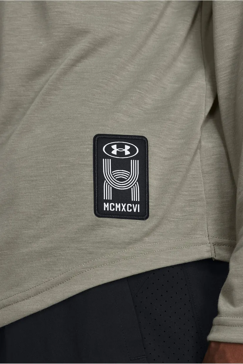 Мужское серое худи UA RUN EVERYWHERE HOODED LS 4