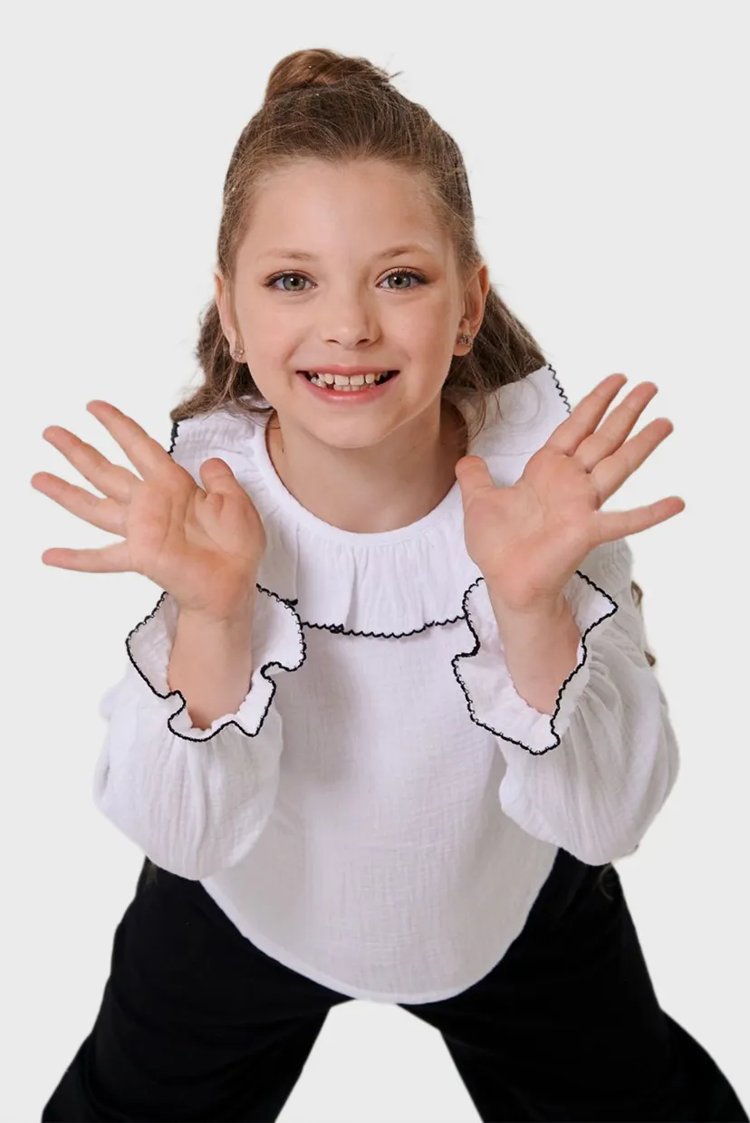 Дитяча біла блуза 4