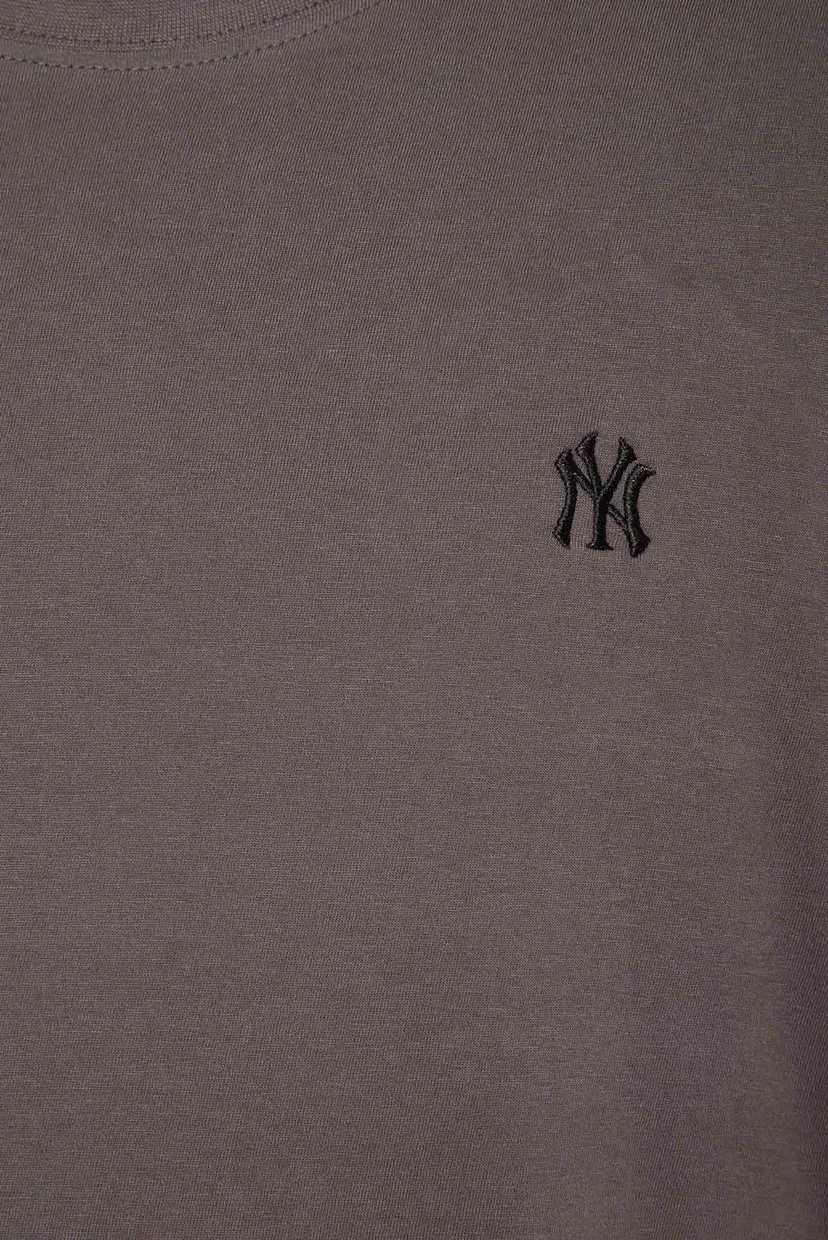 Темно-серая футболка NEW YORK YANKEES BASE RUNNER (унисекс) 3