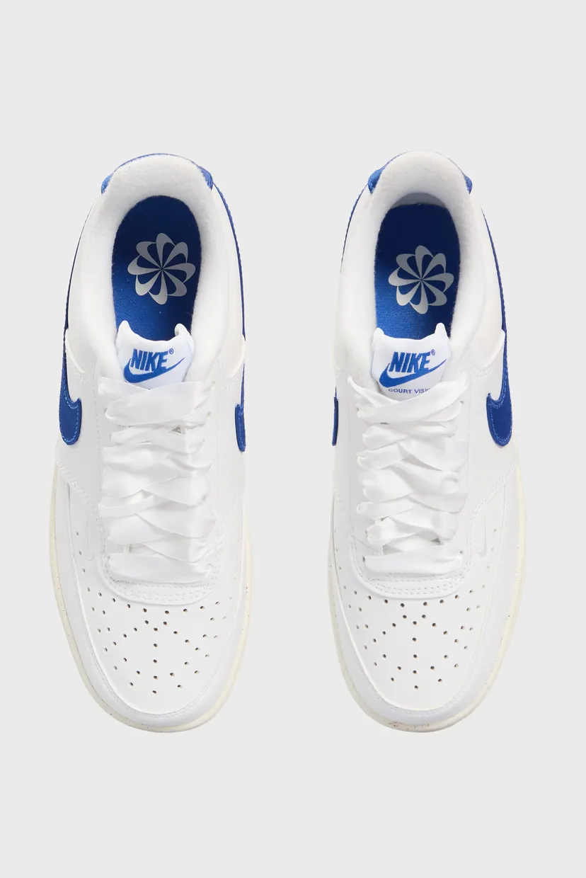 Жіночі білі снікерси W NIKE COURT VISION LO NN 4