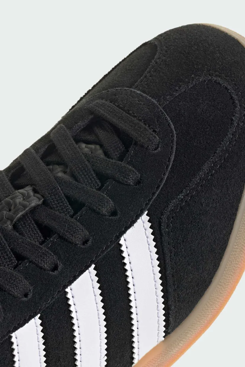 Чоловічі чорні замшеві снікерси Gazelle Indoor 8